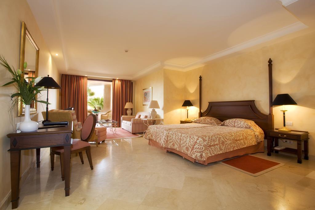 Bahia Beach Apartments إِستيبونا الغرفة الصورة