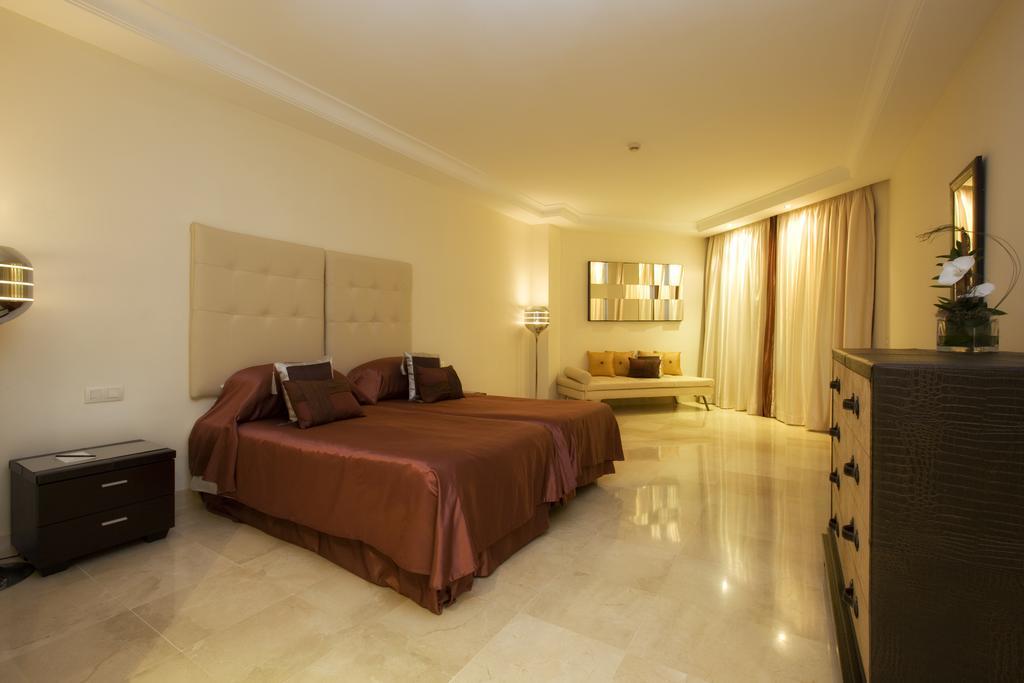 Bahia Beach Apartments إِستيبونا الغرفة الصورة